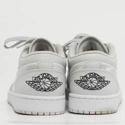 مملوكة مسبقًا حذاء رياضي نايك اير جوردن جوردن 1 ريترو جلد أزرق/أبيض بعنق منخفض مقاس 44