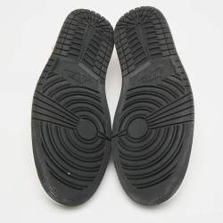 مملوكة مسبقًا حذاء رياضي اير جوردان 1 لو او جي جلد وشامواه زهري/أسود منخفض مقاس 47