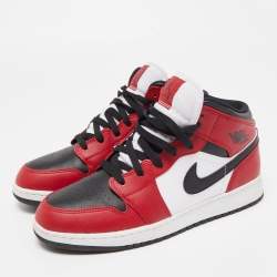 Pre Owned Air jordan Red/White Leather Jordan 1 Mid Chicago Sneakers Size 40