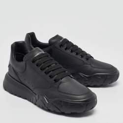 مملوكة مسبقًا Alexander McQueen Black Leather Oversized Runner Lace Up Sneakers Size 43