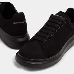 مملوكة مسبقًا Alexander McQueen Oversized Sneaker Triple Black Size 46