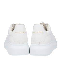 مملوكة مسبقًا Alexander McQueen White Leather Oversized Sneakers Size EU 45