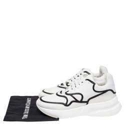 مملوكة مسبقًا Alexander McQueen White/Black Leather Oversized Runner Sneakers Size 44