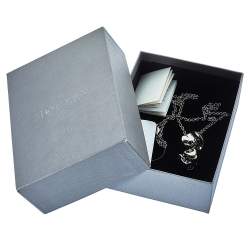 مملوكة مسبقًا قلادة أليكساندر ماكوين دلاية جمجمة مقسمة معدن فضي اللون