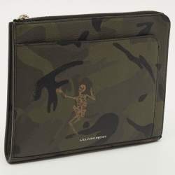 مملوكة مسبقًا Alexander McQueen Dancing Skeleton Green Camouflage Leather Clutch
