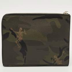 مملوكة مسبقًا Alexander McQueen Dancing Skeleton Green Camouflage Leather Clutch