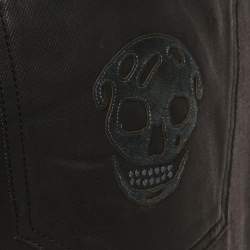 مملوكة مسبقًا Alexander McQueen Black Coated Denim Jeans L/Waist 35"