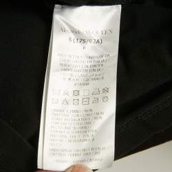 مملوكة مسبقًا تي شيرت ألكسندر ماكوين قطن أسود مزين بشعار جرافيتي مقاس صغير