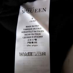 مملوكة مسبقًا تي شيرت أليكساندر ماكوين أكمام قصيرة قطن طباعة مميزة أسود مقاس متوسط