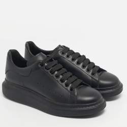 مملوكة مسبقًا Alexander McQueen Black Leather Oversized Low Top Sneakers Size 43