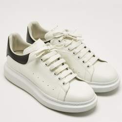 Pre Owned حذاء رياضي أليكساندر ماكوين جلدي أبيض/أسود كبير الحجم مقاس 45