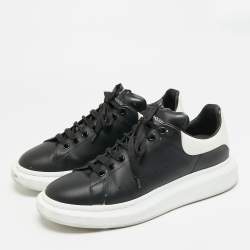 مملوكة مسبقًا Alexander McQueen Oversized Runner Size 46 Black/White Leather Lace Up Sneakers