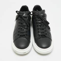 مملوكة مسبقًا Alexander McQueen Oversized Runner Size 46 Black/White Leather Lace Up Sneakers