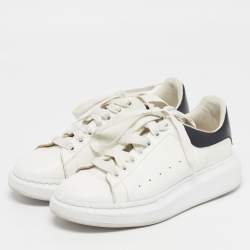 مملوكة مسبقًا حذاء رياضي ألكساندر ماكوين جلد أبيض / ذهبي كبير الحجم مقاس 35.5