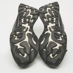 Pre Owned حذاء رياضي ألكسندر ماكوين سبرينت رانر جلد أربطة أبيض/أسود مقاس 42