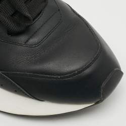 Pre Owned حذاء رياضي ألكسندر ماكوين سبرينت رانر جلد أربطة أبيض/أسود مقاس 42