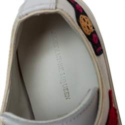 مملوكة مسبقًا Alexander McQueen White Leather And Canvas Patch Low Top Sneakers Size 39