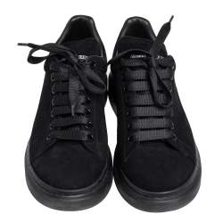 مملوكة مسبقًا Alexander McQueen Black Suede Oversized Low Top Sneakers Size 40