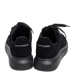 مملوكة مسبقًا Alexander McQueen Black Suede Oversized Low Top Sneakers Size 40