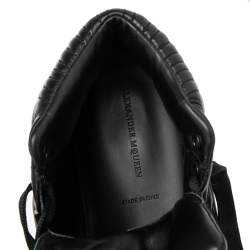 مملوكة مسبقًا حذاء رياضي أليكساندر ماكوين جلد أسود نمط كبير برباط مقاس 45