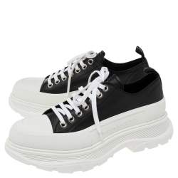 Pre Owned Alexander McQueen Black/White Leather And Rubber Tread Slick Low Top Sneakers Size 42