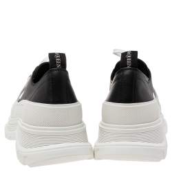 Pre Owned Alexander McQueen Black/White Leather And Rubber Tread Slick Low Top Sneakers Size 42