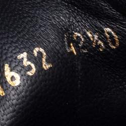 Pre Owned حذاء رياضي أليكساندر ماكوين جلد أسود كبير الحجم مقاس 42.5