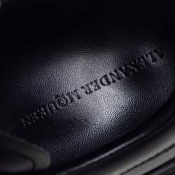 Pre Owned حذاء رياضي أليكساندر ماكوين جلد أسود كبير الحجم مقاس 42.5