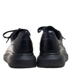 Pre Owned حذاء رياضي أليكساندر ماكوين جلد أسود كبير الحجم مقاس 42.5