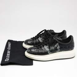 مملوكة مسبقًا حذاء رياضي أليكساندر ماكوين جلد طباعة فراشة أسود برباط مقاس 43