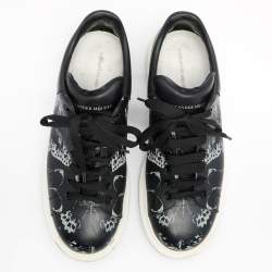 مملوكة مسبقًا حذاء رياضي أليكساندر ماكوين جلد طباعة فراشة أسود برباط مقاس 43