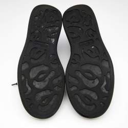 مملوكة مسبقًا حذاء رياضي أليكساندر ماكوين جلد طباعة فراشة أسود برباط مقاس 43