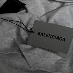 مملوكة مسبقًا تي شيرت بالنسياغا قطن رصاصي مطرز بالشعار بنمط واسع مقاس صغير - سمول