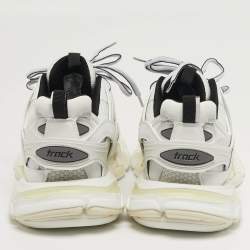 مملوكة مسبقًا حذاء رياضي بالنسياغا تراك منخفض من أعلى جلد صناعي وشبك أبيض/ برتقالي مقاس 40