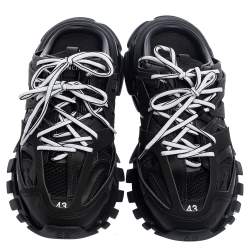 Pre Owned حذاء رياضي سلايد بالنسياغا تراك شبكة وجلد أسود مقاس 43