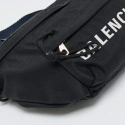 مملوكة مسبقًا Balenciaga Black/Navy Blue Nylon Belt Bag