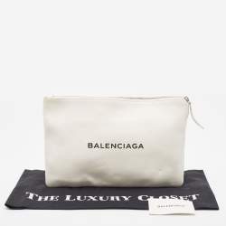 Pre Owned Balenciaga Off White Leather Logo Zip Pouch