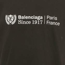مملوكة مسبقًا تي شيرت بالنسياغا جيرسي مطرز بشعار أسود للجنسين مقاس صغير جداً