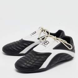 مملوكة مسبقًا حذاء رياضي بالنسياغا زين جلد أبيض/أسود بعنق منخفض مقاس 40