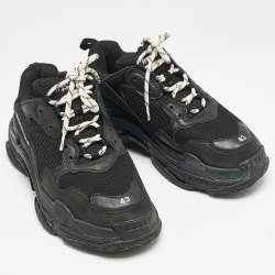 مملوكة مسبقًا Balenciaga Black Leather and Mesh Triple S Sneakers Size 43