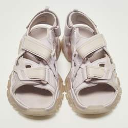 مملوكة مسبقًا صندل مسطح جلد صناعي ومطاط بالنسياجا تراك أسود مقاس 39