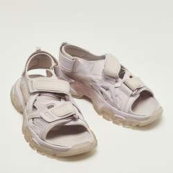 مملوكة مسبقًا صندل مسطح جلد صناعي ومطاط بالنسياجا تراك أسود مقاس 39