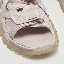 مملوكة مسبقًا صندل مسطح جلد صناعي ومطاط بالنسياجا تراك أسود مقاس 39