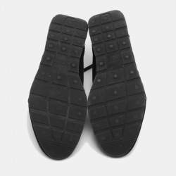 Pre Owned حذاء رياضي بالنسياغا رنر شبكة وزيتوني وأسود جلد لامع سطح السفلي مقاس 43