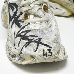 Pre Owned حذاء رياضي بالنسياقا رانر جلد صناعي وشبك أسود/أبيض برباط مقاس 43