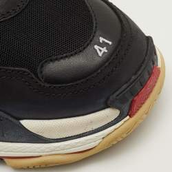 مملوكة مسبقًا Balenciaga Triple S Size 41 Black Faux Leather and Mesh Lace Up Sneakers