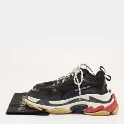 مملوكة مسبقًا Balenciaga Triple S Size 41 Black Faux Leather and Mesh Lace Up Sneakers