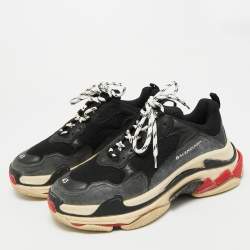 مملوكة مسبقًا Balenciaga Triple S Size 43 Black Faux Leather and Mesh Lace Up Sneakers