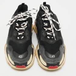 مملوكة مسبقًا Balenciaga Triple S Size 43 Black Faux Leather and Mesh Lace Up Sneakers