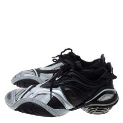 Pre Owned حذاء رياضي بالنسياغا تايركس 2020  جلد أسود / رصاصي مقاس 42